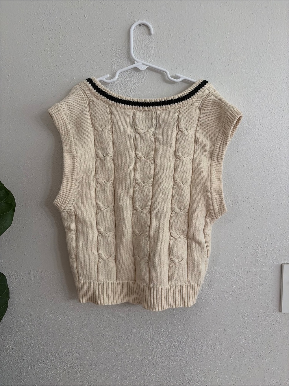 Land Rover Cropped Vest - Picture 2 of 4